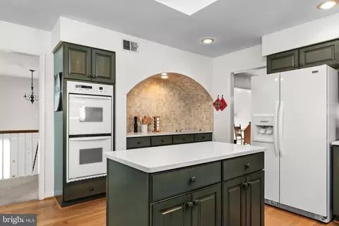 Kitchen - 1061 Nova Cir, Arnold, MD 21012 photo 5 of 5