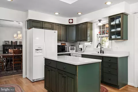 Kitchen - 1061 Nova Cir, Arnold, MD 21012 photo 3 of 5