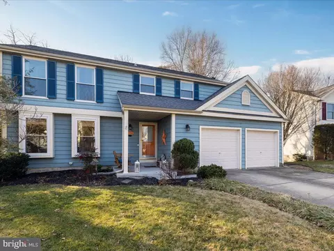 7902 Colchester Ct, Pasadena, MD 21122 photo 2