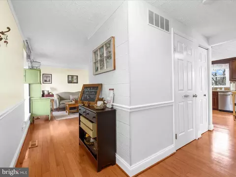 7902 Colchester Ct, Pasadena, MD 21122 photo 6
