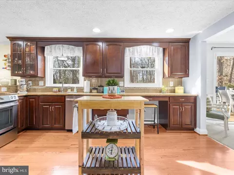 7902 Colchester Ct, Pasadena, MD 21122 photo 17