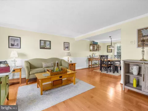 7902 Colchester Ct, Pasadena, MD 21122 photo 8