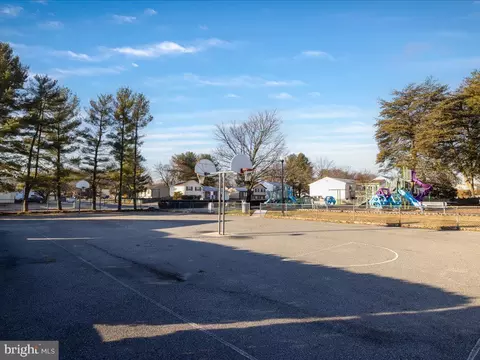 7902 Colchester Ct, Pasadena, MD 21122 photo 70
