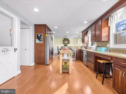 7902 Colchester Ct, Pasadena, MD 21122 photo 19