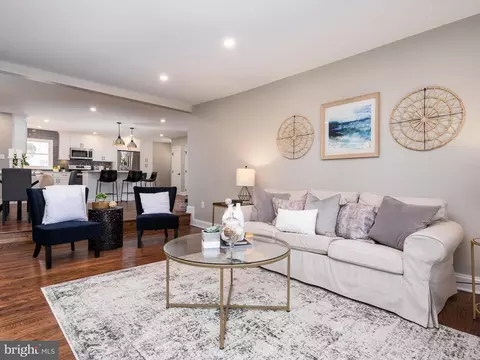 Living - 3068 Centre Rd, Riva, MD 21140 photo 2 of 3