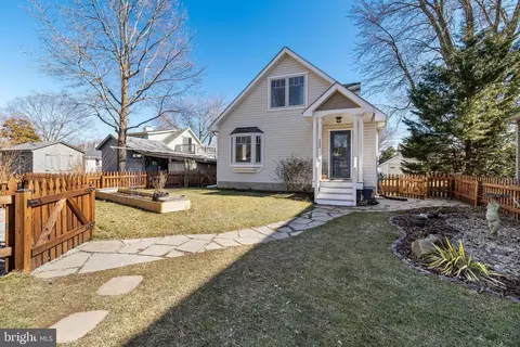Exterior - 6007 Melbourne Ave, Deale, MD 20751 photo 2 of 11
