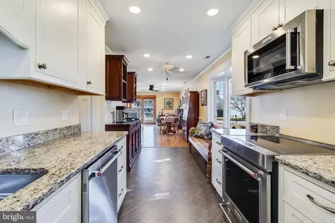 Kitchen - 6007 Melbourne Ave, Deale, MD 20751 photo 4 of 5