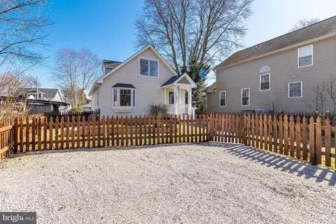 Exterior - 6007 Melbourne Ave, Deale, MD 20751 photo 3 of 11
