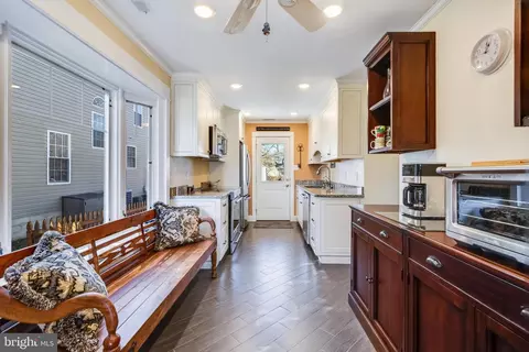 Kitchen - 6007 Melbourne Ave, Deale, MD 20751 photo 1 of 5