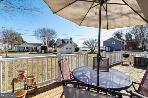 Exterior - 6007 Melbourne Ave, Deale, MD 20751 photo 6 of 11