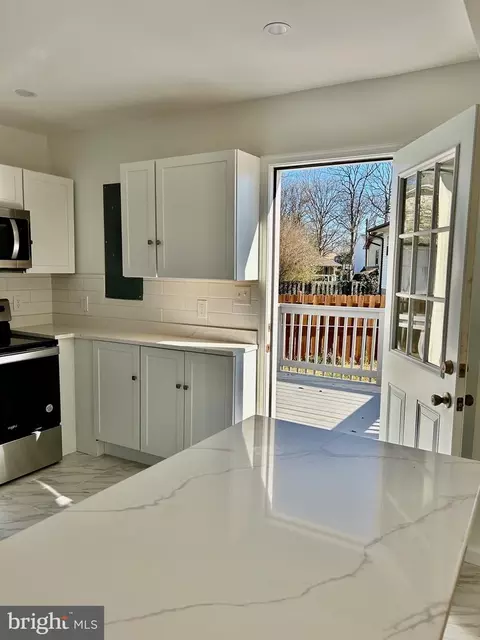 Kitchen - 314 E 314 Bayview Drvie Dr, Edgewater, MD 21037 photo 2 of 4