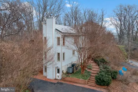Exterior - 422 Ginn Ln, Pasadena, MD 21122 photo 10 of 15