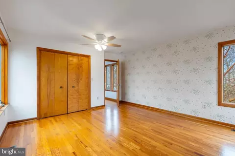 Bedroom - 422 Ginn Ln, Pasadena, MD 21122 photo 5 of 9
