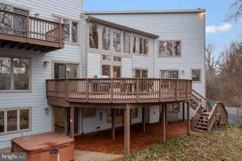 Exterior - 422 Ginn Ln, Pasadena, MD 21122 photo 5 of 15