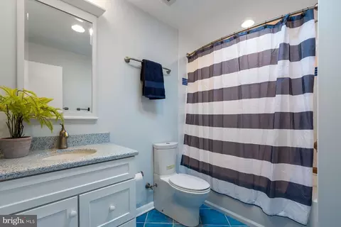 Bath - 422 Ginn Ln, Pasadena, MD 21122 photo 5 of 7