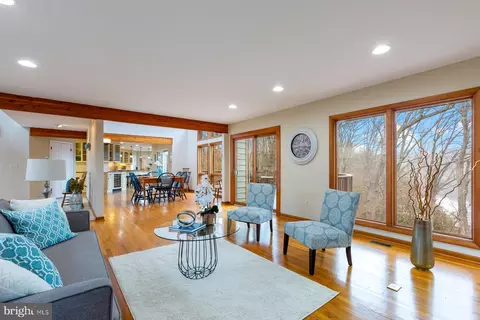 Living - 422 Ginn Ln, Pasadena, MD 21122 photo 3 of 5