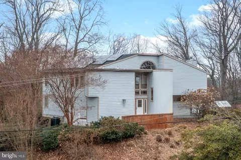 Exterior - 422 Ginn Ln, Pasadena, MD 21122 photo 9 of 15