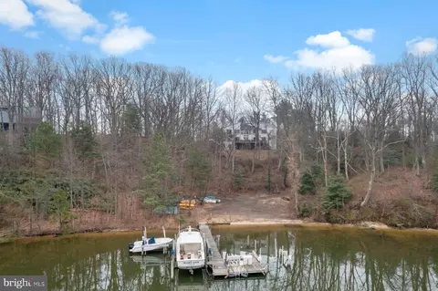 View/Area - 422 Ginn Ln, Pasadena, MD 21122 photo 9 of 19