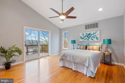 Bedroom - 422 Ginn Ln, Pasadena, MD 21122 photo 1 of 9