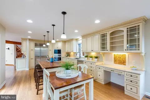 Kitchen - 422 Ginn Ln, Pasadena, MD 21122 photo 1 of 5