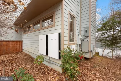 Exterior - 422 Ginn Ln, Pasadena, MD 21122 photo 14 of 15