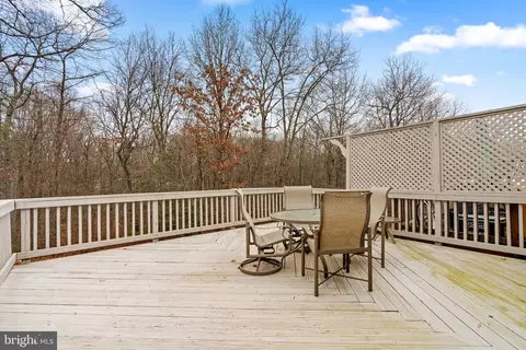 Exterior - 1522 Falling Brook Ct, Odenton, MD 21113 photo 6 of 9