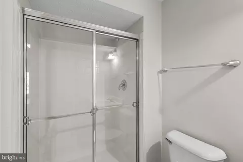 Bath - 1522 Falling Brook Ct, Odenton, MD 21113 photo 7 of 7