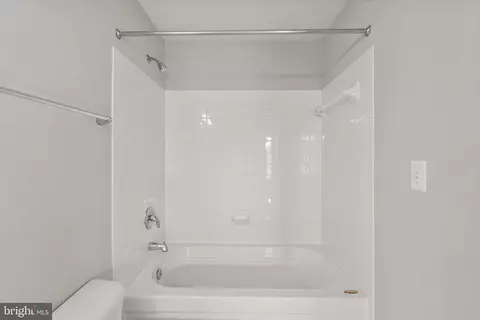 Bath - 1522 Falling Brook Ct, Odenton, MD 21113 photo 3 of 7