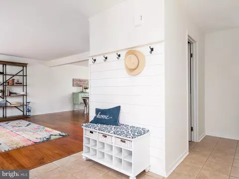 Entry Way - 1228 Tamarack Trl, Arnold, MD 21012 photo 2 of 2