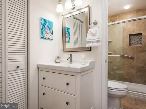 Bath - 1228 Tamarack Trl, Arnold, MD 21012 photo 2 of 4