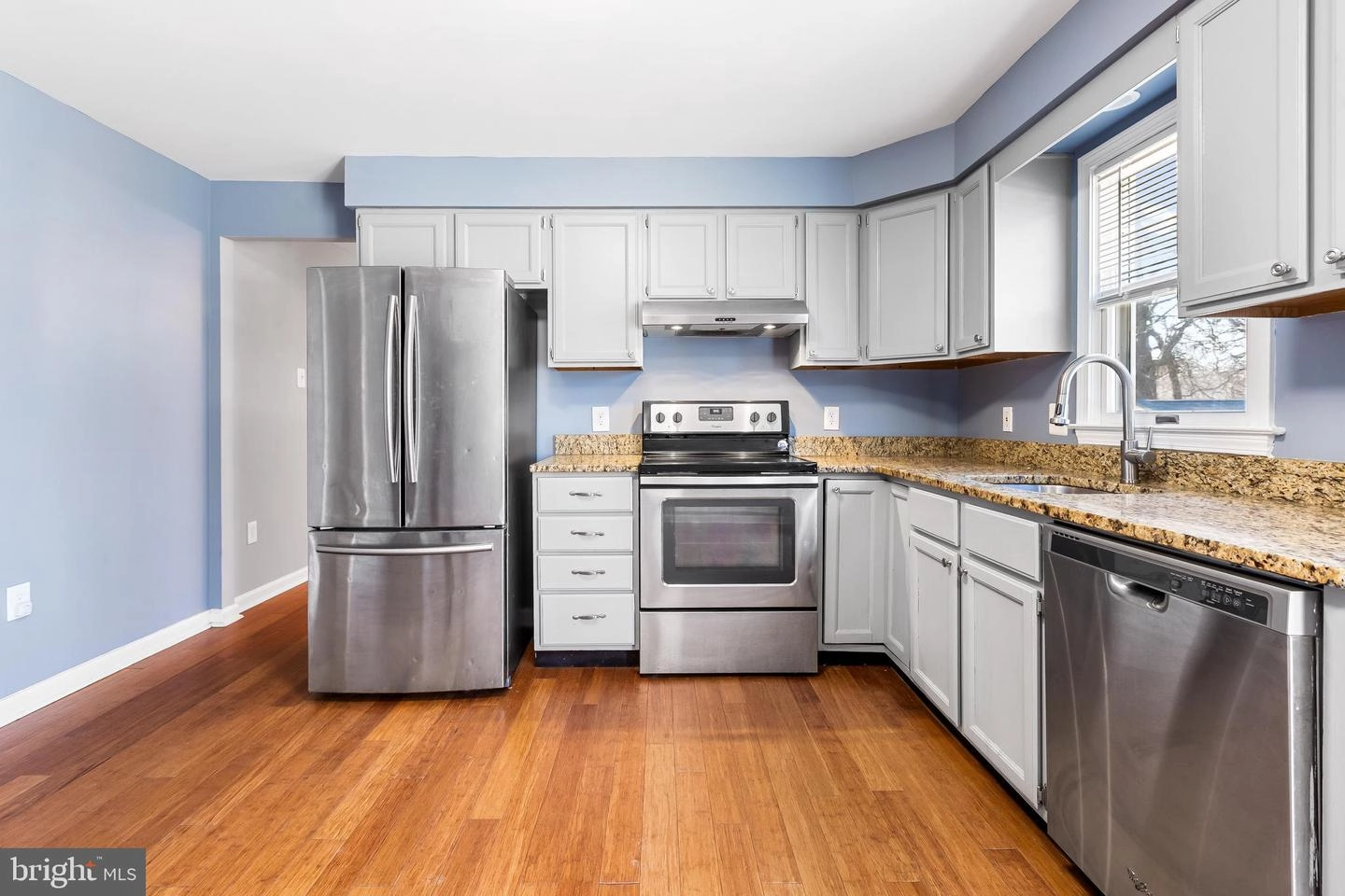 Kitchen - 339 Bar Harbor Rd, Pasadena, MD 21122 photo 3 of 4