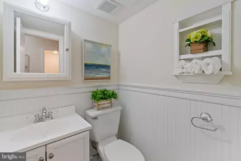 Bath - 776 Match Point Dr, Arnold, MD 21012 photo 1 of 3