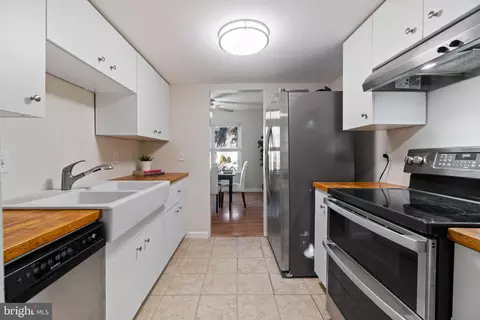 Kitchen - 776 Match Point Dr, Arnold, MD 21012 photo 1 of 1