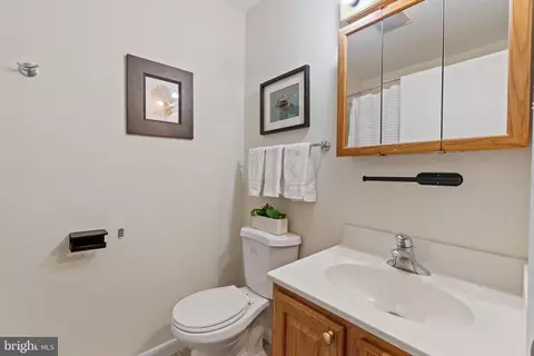 Bath - 776 Match Point Dr, Arnold, MD 21012 photo 3 of 3