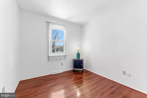 Living - 7902 Liberty Cir, Pasadena, MD 21122 photo 4 of 7