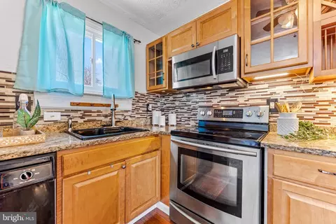 Kitchen - 7902 Liberty Cir, Pasadena, MD 21122 photo 2 of 3