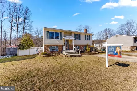 Exterior - 7902 Liberty Cir, Pasadena, MD 21122 photo 5 of 7