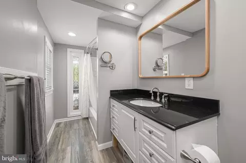 Entry Way - 5609 Patrick Henry Dr, Brooklyn, MD 21225 photo 5 of 5