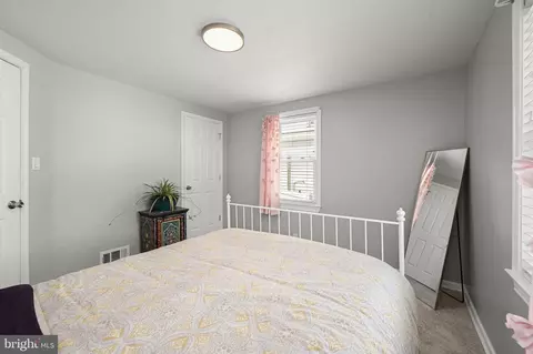 Bedroom - 5609 Patrick Henry Dr, Brooklyn, MD 21225 photo 5 of 9
