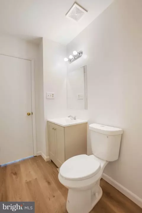 Bath - 1809 Jaybird Ct, Severn, MD 21144 photo 3 of 4