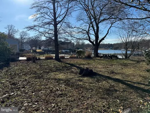 Exterior - 1846 Chesapeake Rd, Pasadena, MD 21122 photo 9 of 10