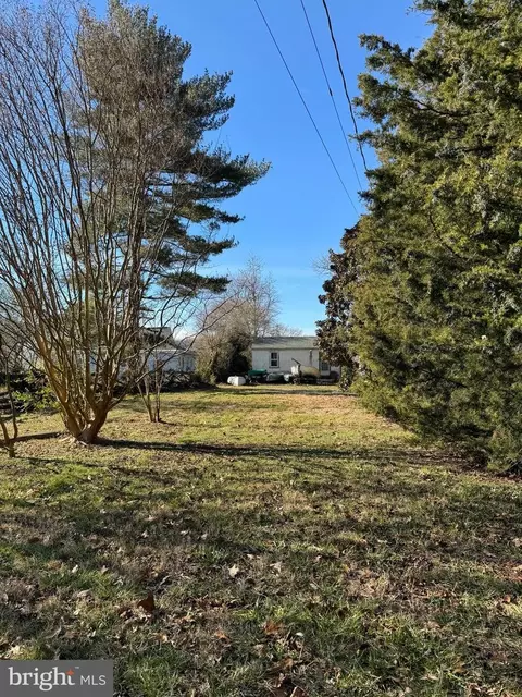 Exterior - 1846 Chesapeake Rd, Pasadena, MD 21122 photo 1 of 10