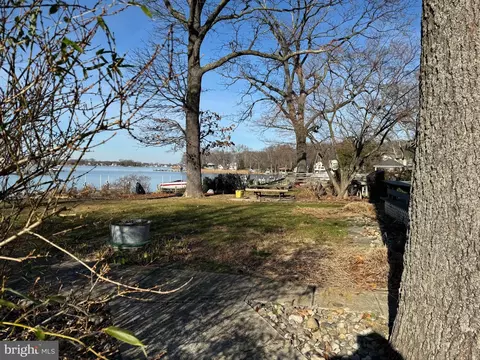 Exterior - 1846 Chesapeake Rd, Pasadena, MD 21122 photo 8 of 10