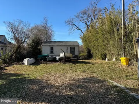 Exterior - 1846 Chesapeake Rd, Pasadena, MD 21122 photo 3 of 10