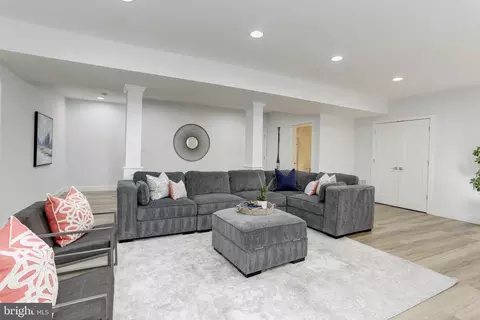 Living - 29 Lawrence Ave, Annapolis, MD 21403 photo 6 of 8