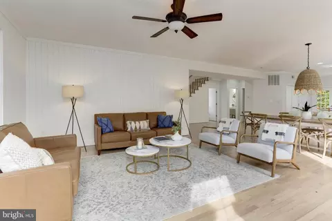 Living - 29 Lawrence Ave, Annapolis, MD 21403 photo 3 of 8