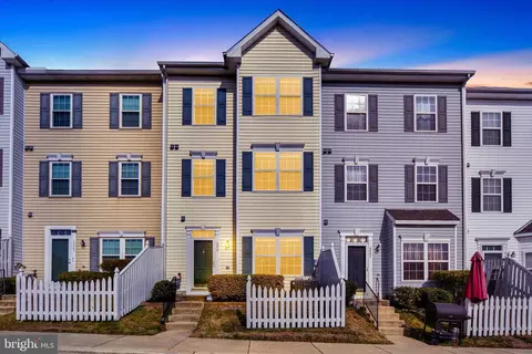 8057 Brookstone Ct, Severn, MD 21144