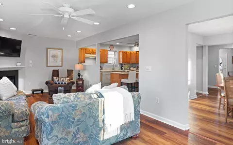 Living - 3563 Oak Dr, Edgewater, MD 21037 photo 13 of 13