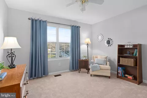Bedroom - 3563 Oak Dr, Edgewater, MD 21037 photo 7 of 8
