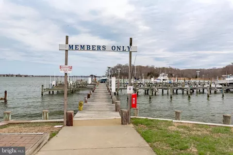 View/Area - 3563 Oak Dr, Edgewater, MD 21037 photo 3 of 11